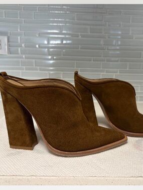 Steve Madden Brown Suede Sculpted Block Heel Mules